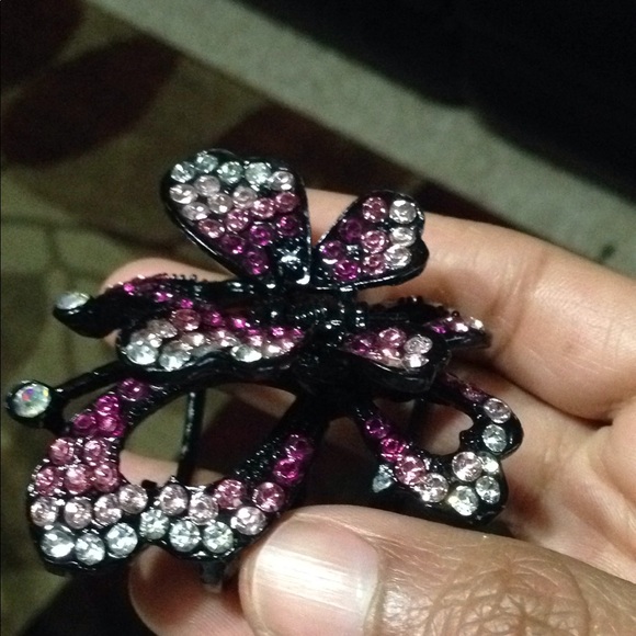 Pink stones butterfly metal clip - Picture 3 of 4